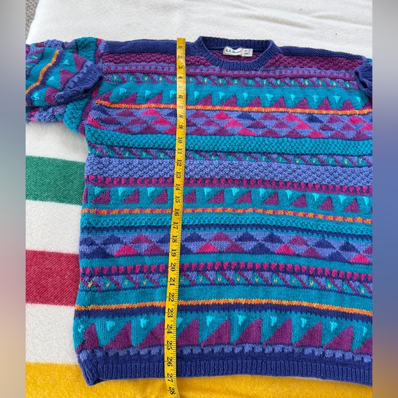 Vintage Vibrant Patterned Sweater - Picture 14 of 15